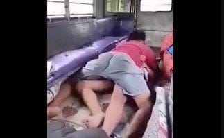 Pinay Tinira sa Loob ng Jeepney